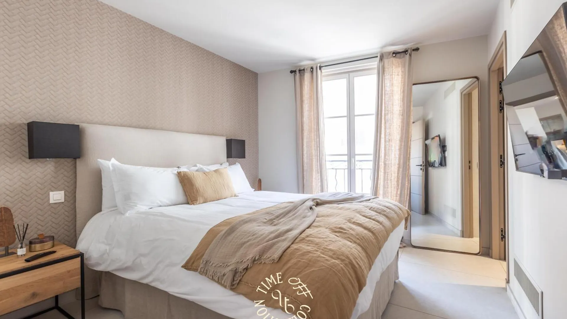 A&A By Time Off Collection Apartment Saint-Tropez