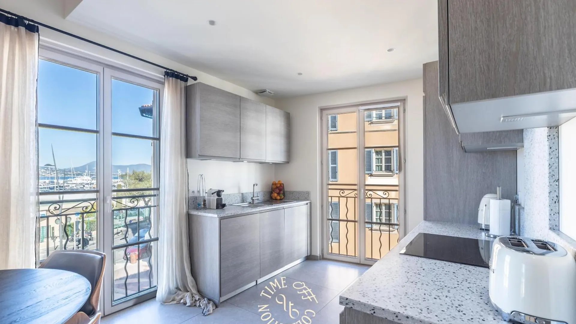 A&A By Time Off Collection Apartment Saint-Tropez