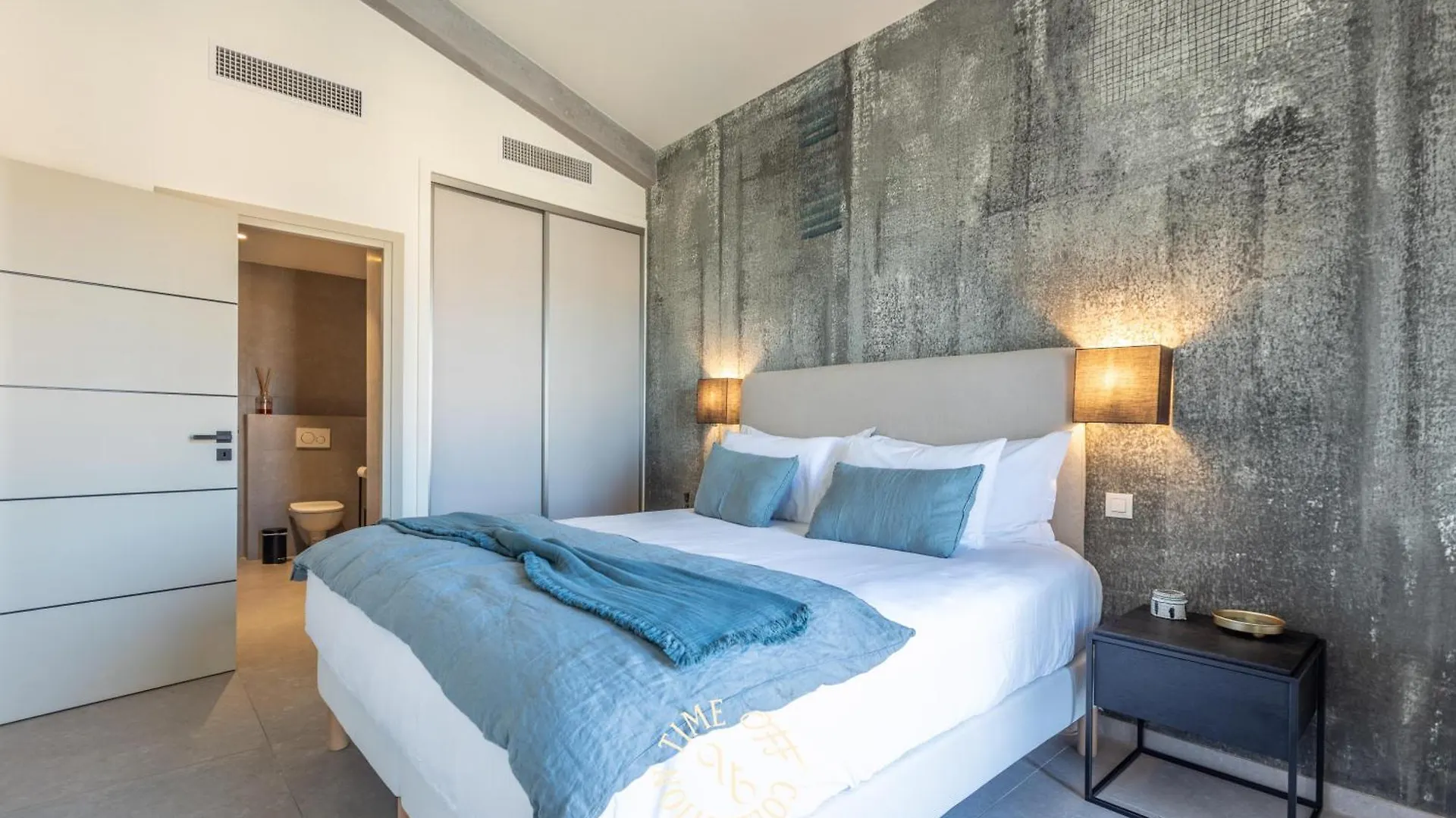 A&A By Time Off Collection Apartman Saint-Tropez